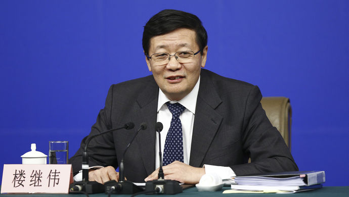 楼继伟回应酒店借营改增涨价:一点道理都没有