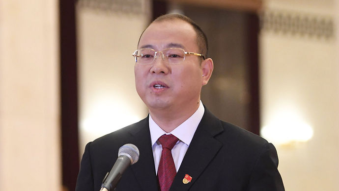 十九大选出的172名候补中央委员中,他是唯一的现任县委书记