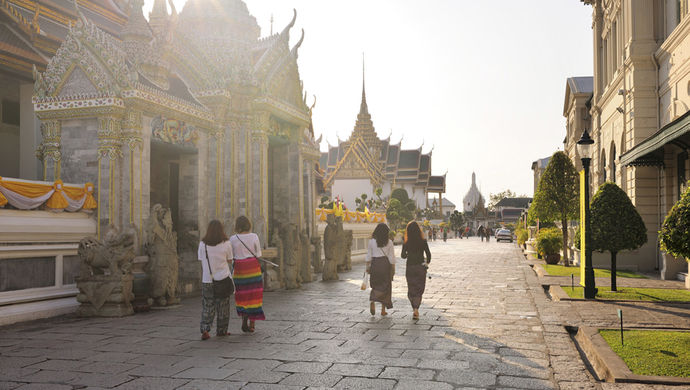 继续放大招挽回外国游客,泰国贴纸签免费政策