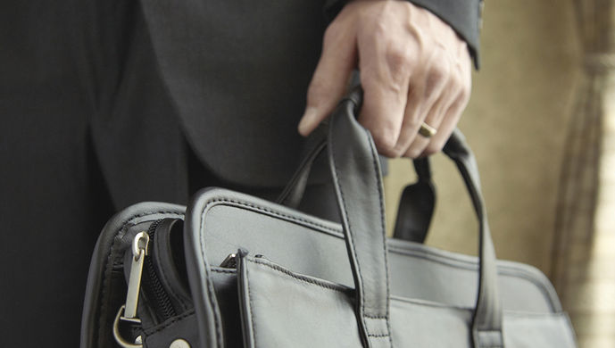 企业为何怕政府换届?这条潜规则让人叫苦连天