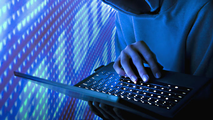 沪破获29人篡改红包软件获利50万案:年轻伪黑