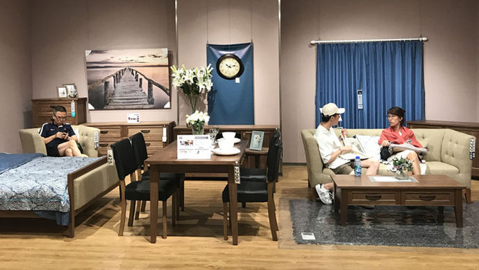 需在烈日下排队的尼达利一天卖光几个月库存,除了营销号推广还靠什么