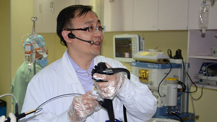 "8月26日周六傍晚,复旦大学附属中山医院内镜中心主任周平红教授