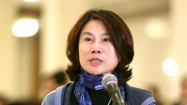 年轻人想躺平害怕卷有啥建议董明珠这样回答