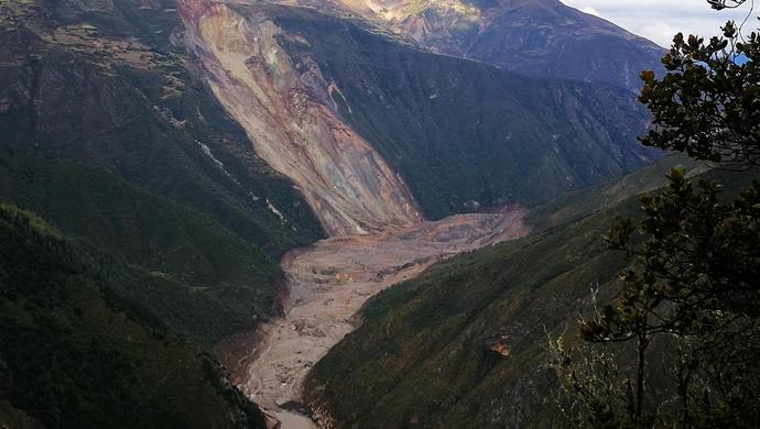 世界上著名的山体滑坡 d7f4223c-135b-4aa1-8927-779a76991dc4.jpg