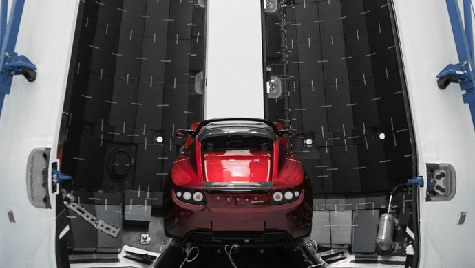 真的!SpaceX把特斯拉跑车送入太空