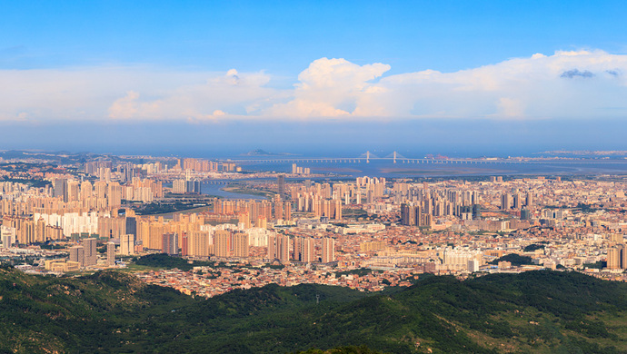 央視網消息(新聞聯播):地處福建沿海的泉州晉江市,因為土地貧瘠,在