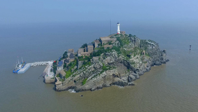 摘要:为国戍边32年的守岛英雄,您休息吧,一路走好!