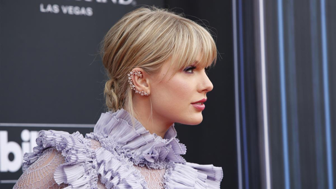 34岁现象级女歌手能影响美国大选吗