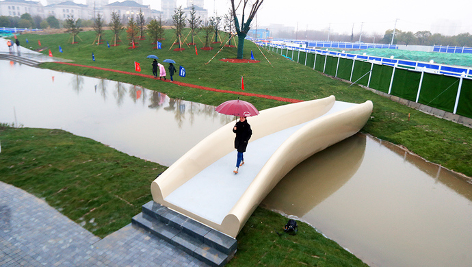 国内首座3D打印景观桥现身上海桃浦中央绿地