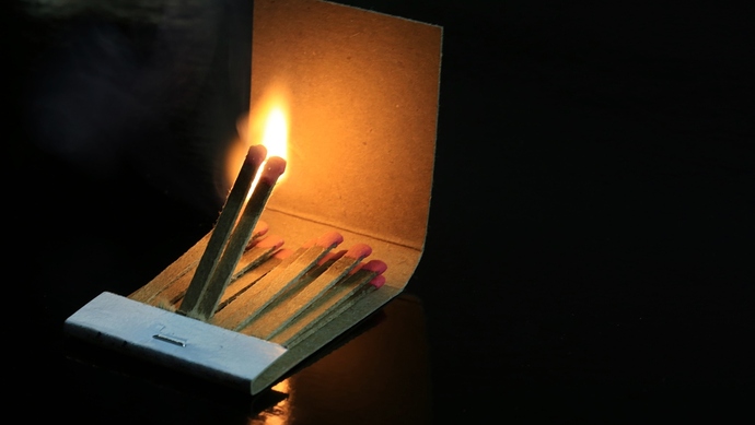 陕西陇县一男子纵火杀害父兄等7人,检察机关介