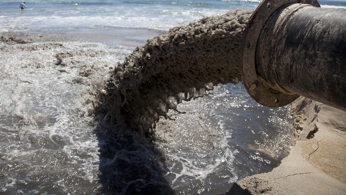 安徽铜陵有两幅"面孔"?督察组一走,恶臭污水直排长江干流