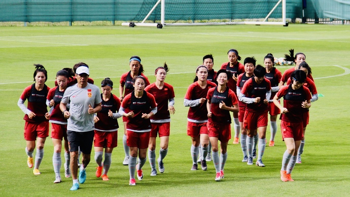 足球球队世界排名_世界各球队足球队徽(2)