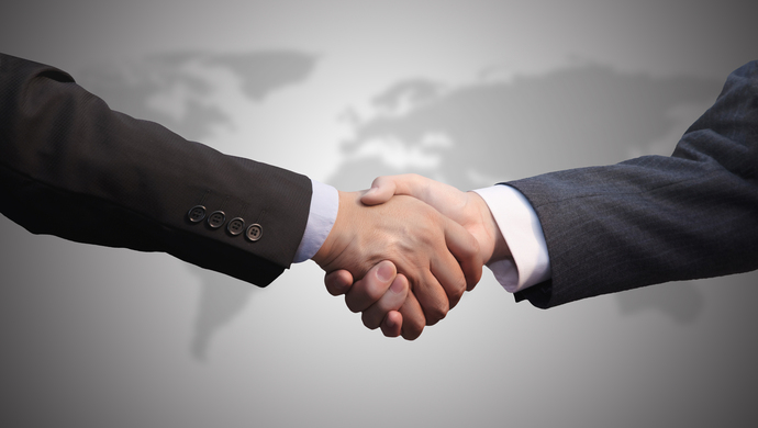 人民日报钟声开放合作携手发展是正道