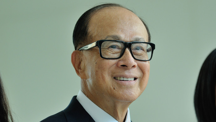 据大公文汇全媒体报道,李嘉诚透过发言人表示,香港长期繁荣稳定系于"