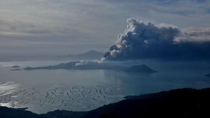菲律宾塔尔火山濒临爆发当局准备最糟情况