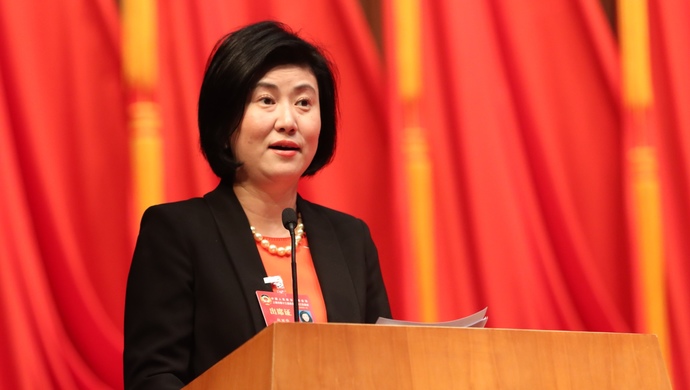 赵丽佳说,从中央到地方出台一系列促进民营经济发展的政策措施后,市委