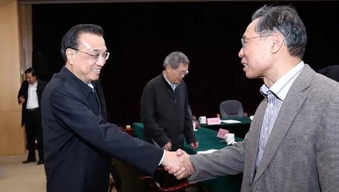 李克强与钟南山这一次握手 意义不一般 上观