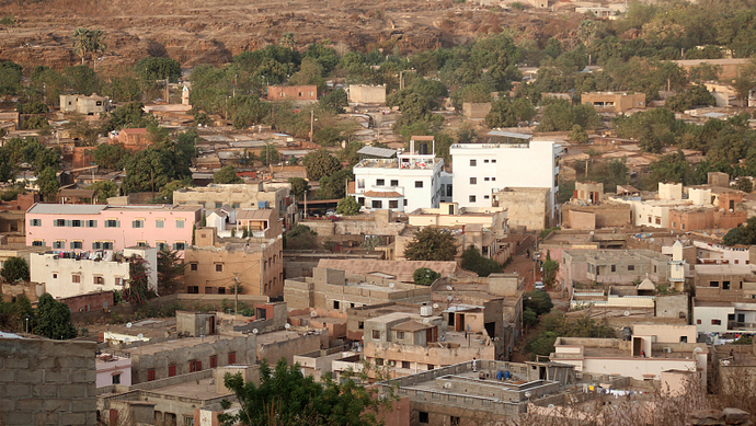 "驴友"鲁某执意前往马里中北部地区,使馆喊话