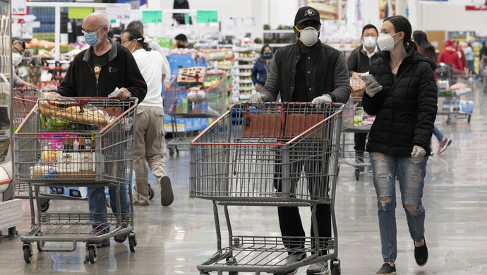 美国用着中国的口罩却还在高价出口口罩赚钱