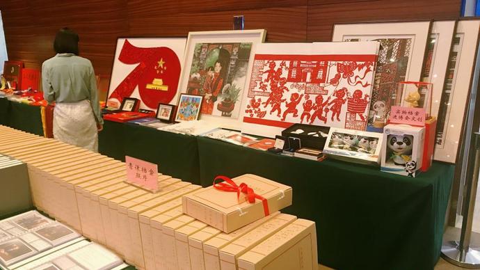 关于第二届进博会，一万多宝贝今日移交上海市档案馆珍藏