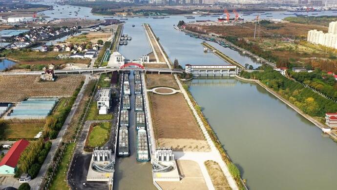 长三角地区最大船闸即将通航，上海有了千吨级船闸