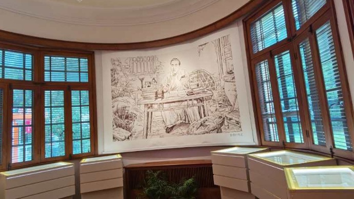 《共产党宣言》《辞海》复旦大学上海大学，它们的共同点是什么？