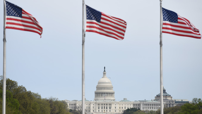 这个美国议员,张口就要中国偿还1.6万亿美元!