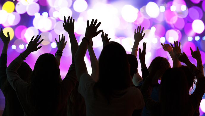 武汉开party,西方有人酸,有人醒了!