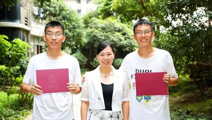 祝尔乐,祝尔康 这对双胞胎兄弟来自广西柳州 今年他俩以同样的分数