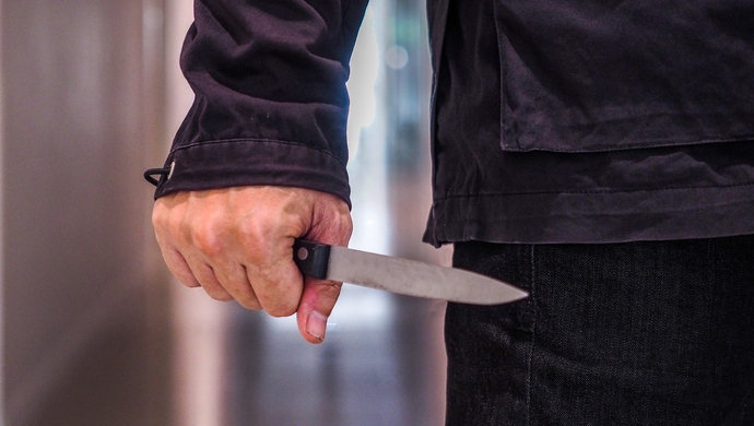 被警方暴力执法视频激怒黑人男子连刺无辜白人7刀