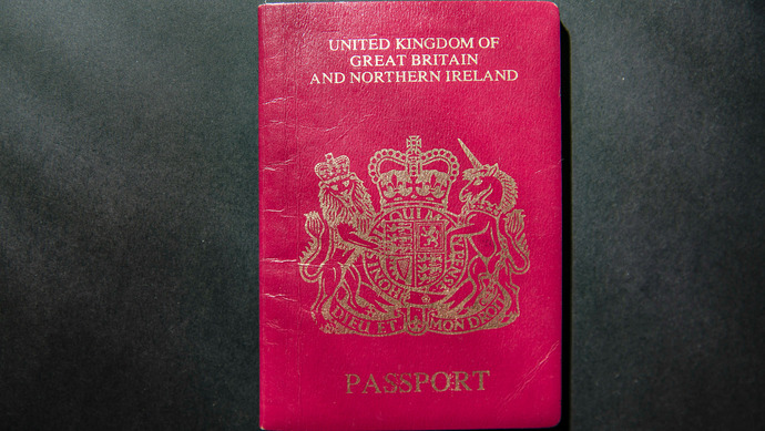 两港人持bno护照抵英,这待遇极度舒适_上观新闻