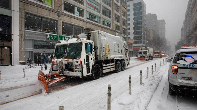 积雪难融　纽约市启用“融雪浴缸”