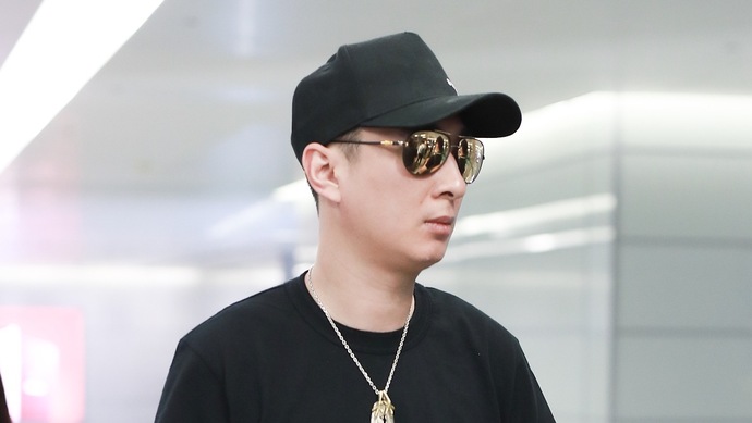 5个亿“零花钱”赔光了?王思聪回万达“继承家产”!出任万达新设公司董事,王健林为实控人 上观新闻 作者:于蒙蒙 中国证券报 2021-01-17 14:45:51 王思聪回到阔别已久的热搜,这次不是