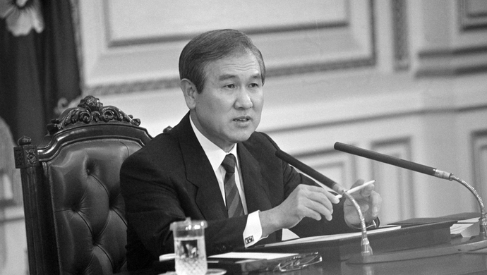 "普通人"卢泰愚跌宕人生中的四个代表性时刻_上观新闻