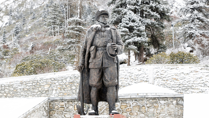 他走了,留下了记功证和五种菜籽