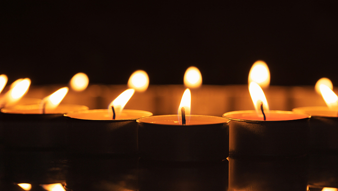 举国震惊!提醒顾客戴口罩遭枪杀,德国小城哀悼20岁逝者