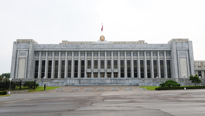 驻朝大使李进军即将离任辞行拜会崔龙海获朝鲜一级友谊勋章