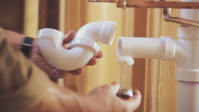 台州一水厂经营者偷窃上万吨水转售:判刑,处罚金