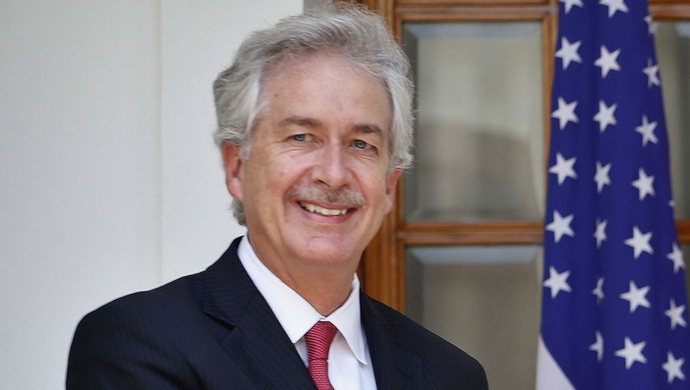 摘要:伯恩斯表示,正在探索像冷战时期对付苏联一样,提前部署中国方面