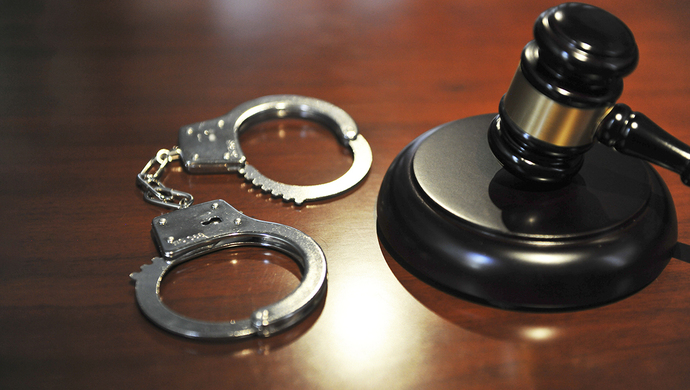 冲击派出所,包庇"海南孙小果",这个家族式黑社会组织判了!