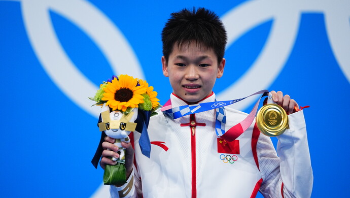 这个14岁的奥运冠军想吃.