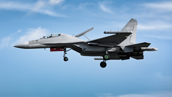 摘要:中国自主研制的歼-16d电子战机将在中国最大的航展上首次亮相