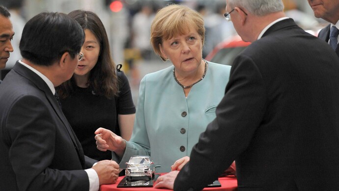 默克尔的"中国缘":任期内12次访华,途经武汉长江大桥时曾提出一个要求