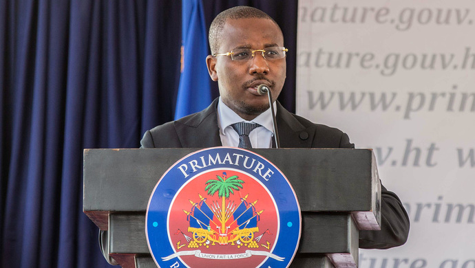 海地总理新年出席活动险遇袭半年前该国总统在官邸遇刺身亡