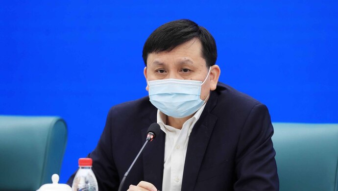 3月24日2:05,张文宏医生深夜发博:新冠没有那么吓人,但是仗很难打.