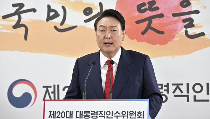 白宫说,美国总统拜登和日本首相岸田文雄24日对朝鲜进行的洲际弹道