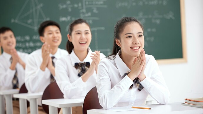 学生家长同上一堂心理课,初三返校复学“十问十答”助力心归校园迎接中考