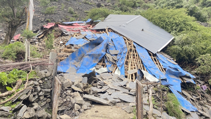 四川馬爾康地震已有25790人受災4人受傷通往受災最嚴重處有道路垮塌