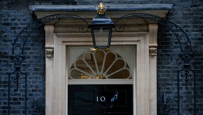 唐宁街10号承认了